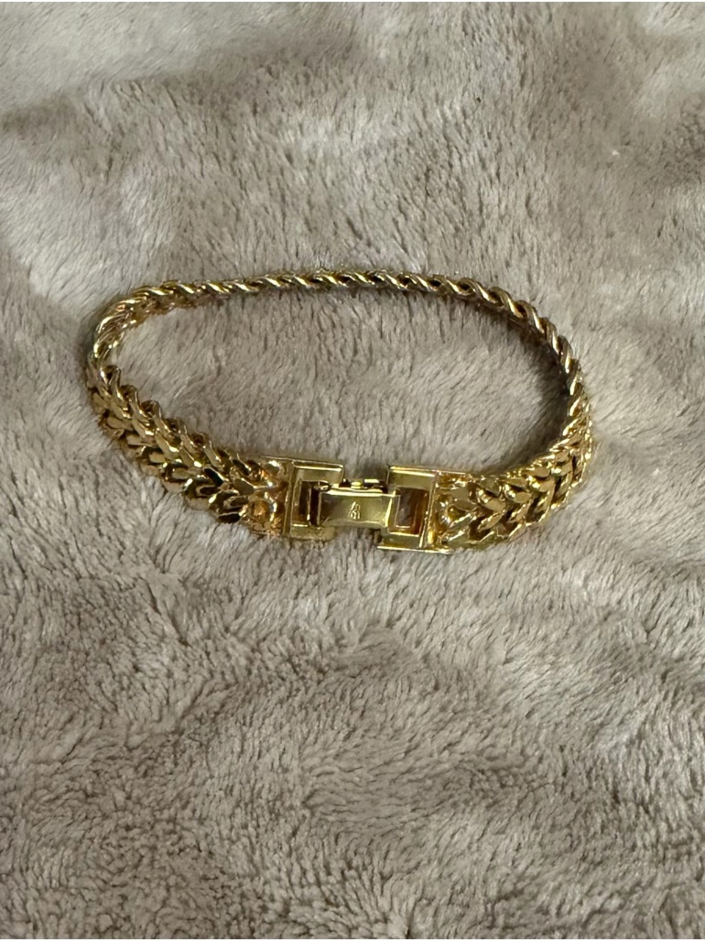 Costume jewelry , Gold-Tone Chain Bracelet - Unisex Accessories